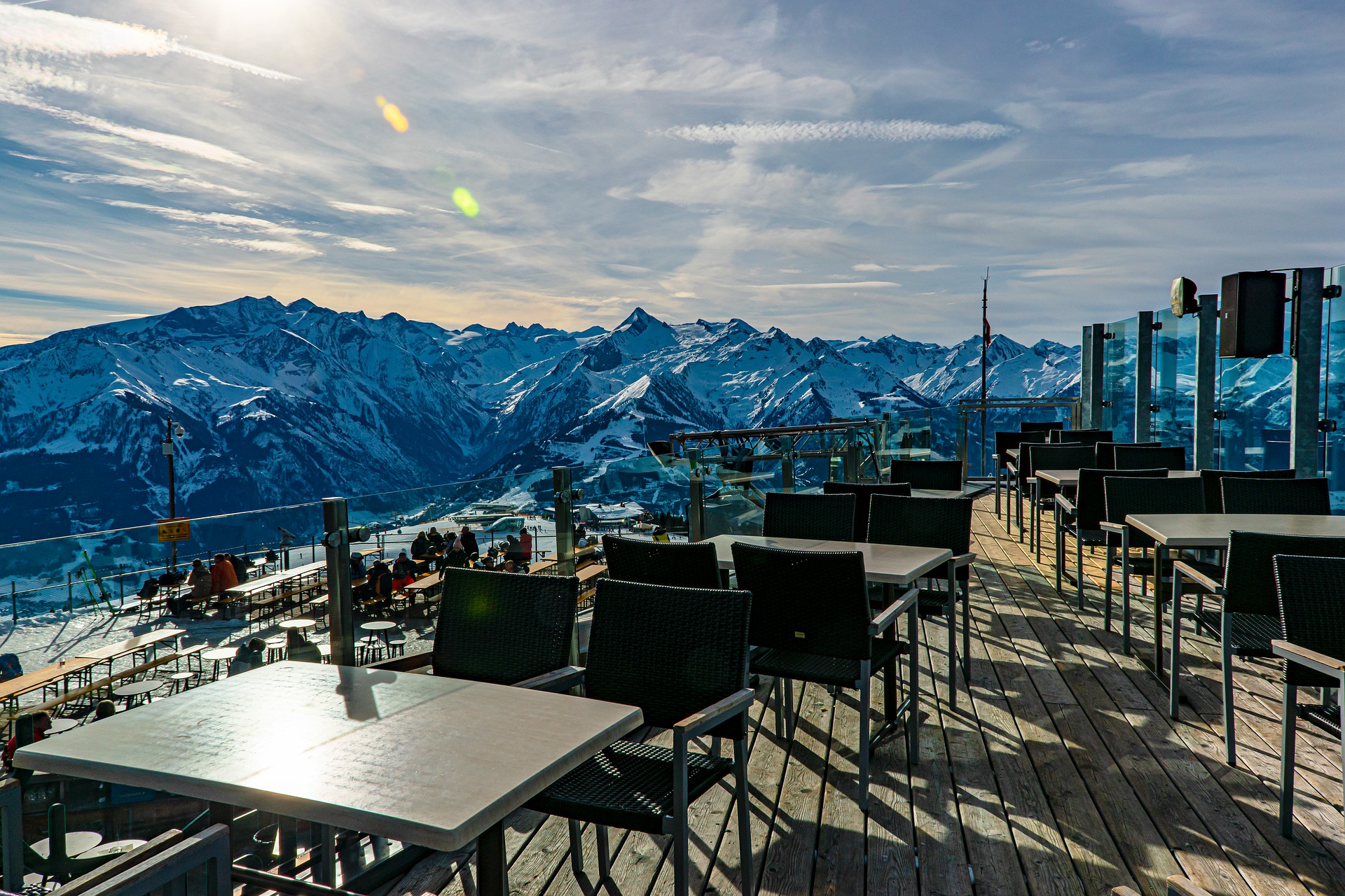 Mountain rest. Церматт ресторан на горе. Ресторан в горах. Кафе в Альпах. Кафе на горе.